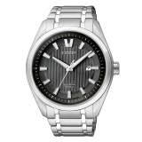 Citizen Herrenuhr Eco Drive Titan,schwarzes Ziffernblatt,Datum 3,10bar,Ø44mm